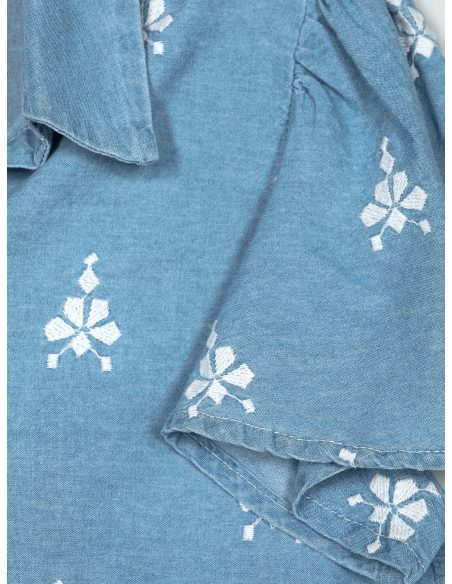 Camisa símil denim bordada cenefa y botones