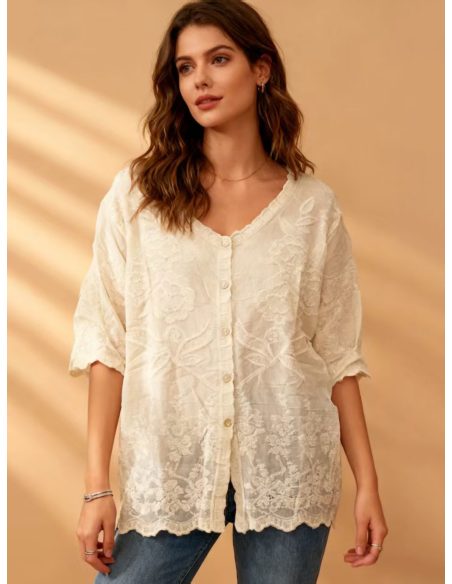 Veste en dentelle brodée à boutons