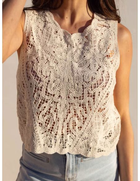 Top all'uncinetto traforato