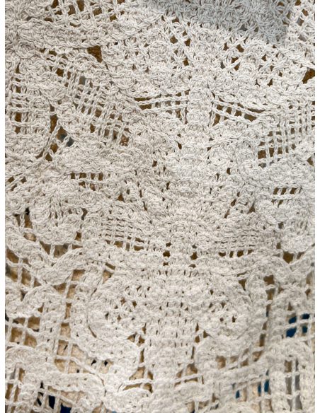 Top all'uncinetto traforato