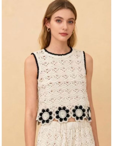 Top de crochê com borda floral