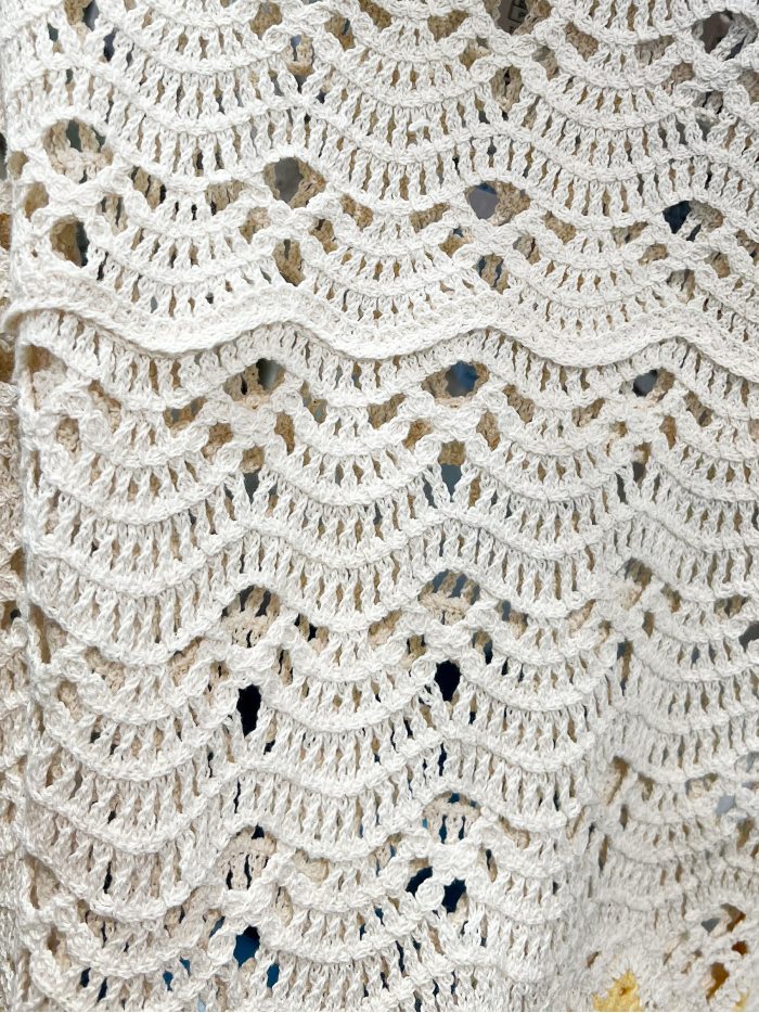 Top de crochê com borda floral