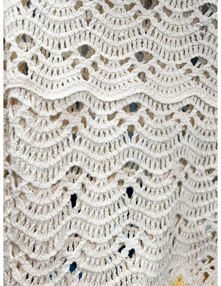 Top de crochê com borda floral