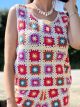 Top all'uncinetto multicolore