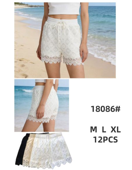 Calções de renda com forro e cordão ajustável.
