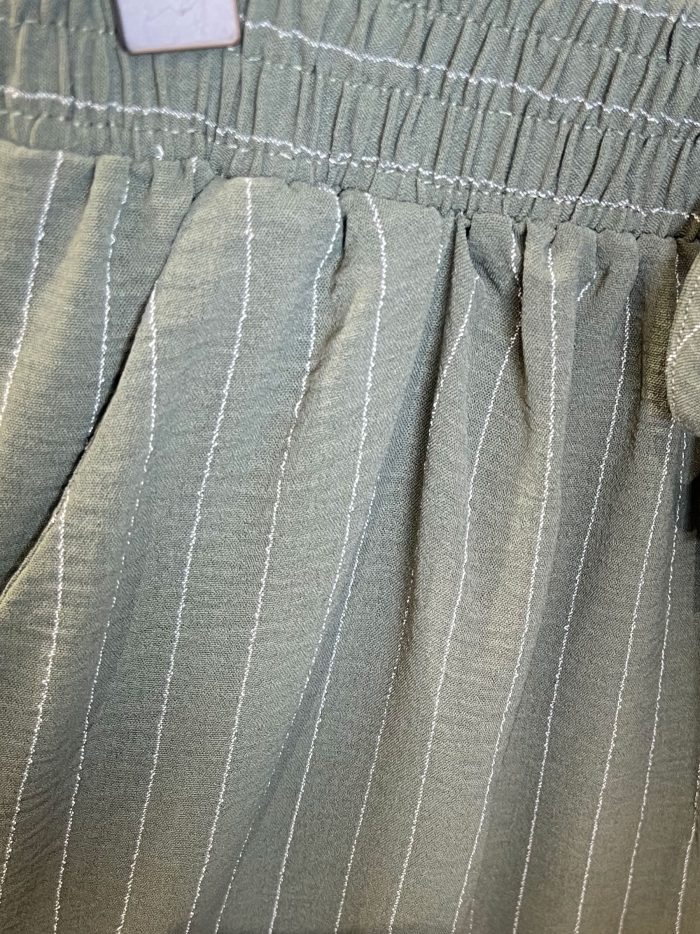 Pantalon fluide rayé avec cordon de serrage