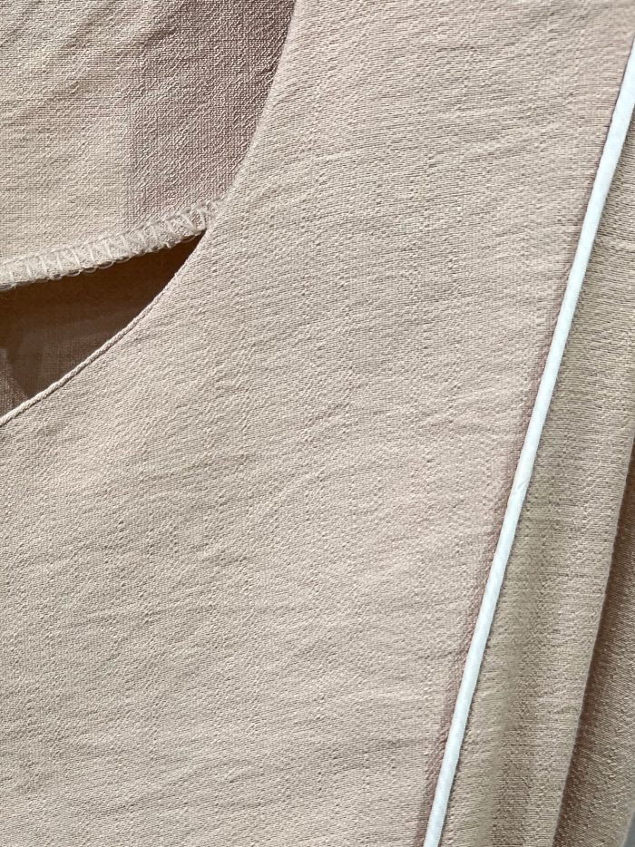 Sleeveless a-line midi dress with contrast-trim