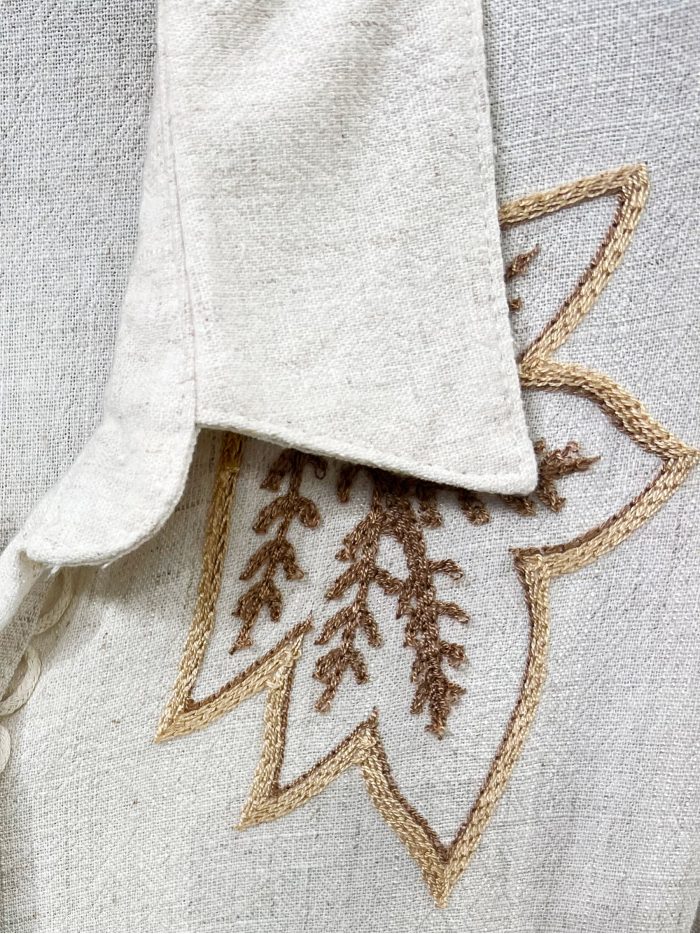 Vestido camisero midi de lino bordado