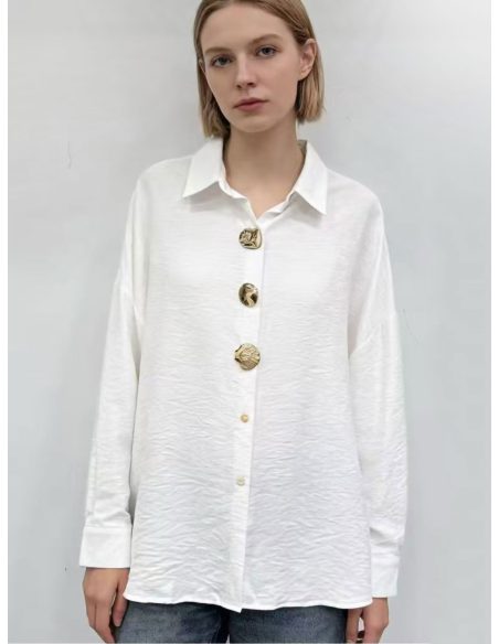 Camisa fluida con botones joya