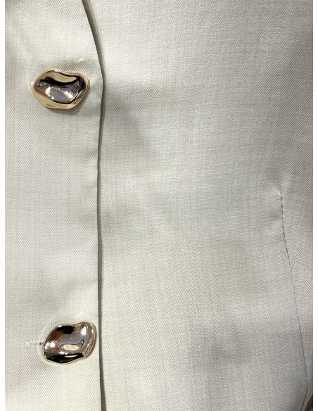 Abito su misura: gilet con bottoni dorati e pantaloni