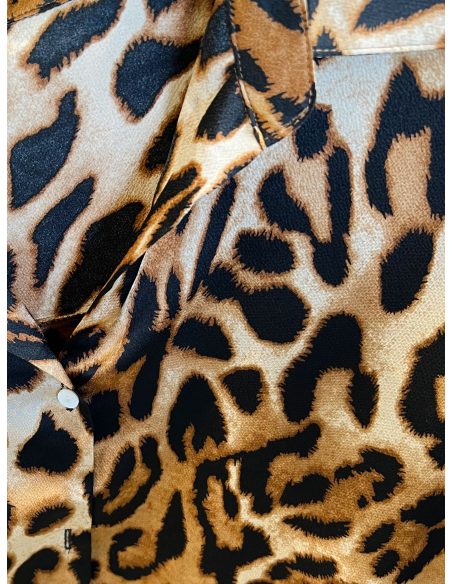 camicia in raso con stampa leopardata