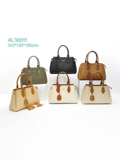 Bolso de mano combinado tipo satchel con colgante 2