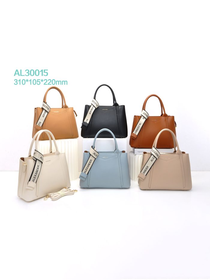 Bolso de mano con colgante logo