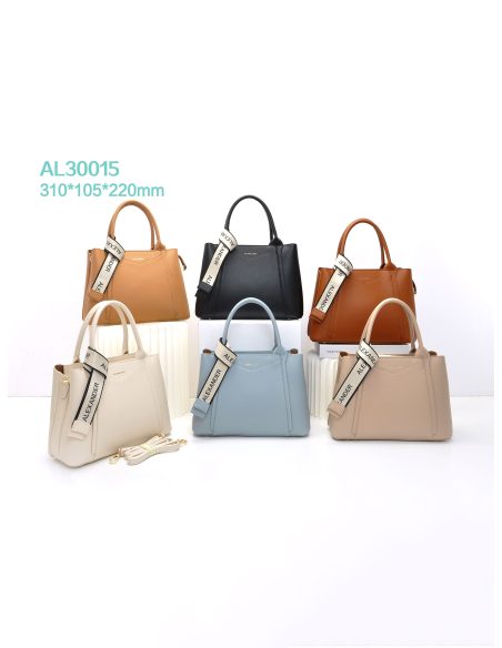 Bolso de mano con colgante logo