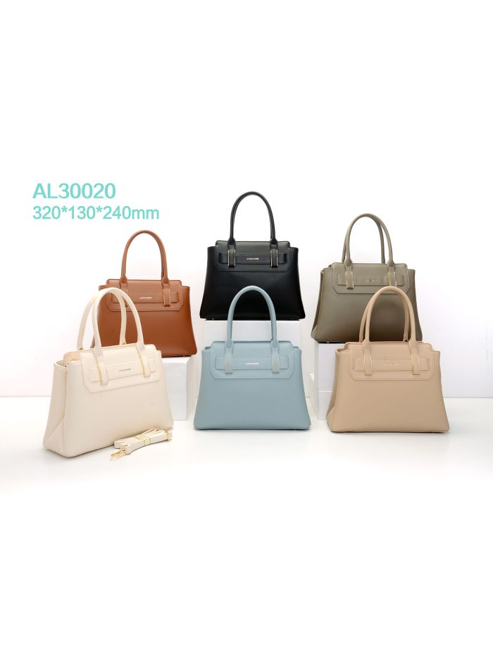 Bolsa tote com detalhe de alça