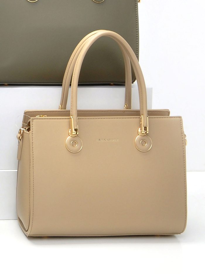 Handtasche mit Metallringen