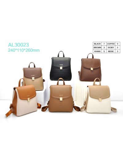 Mochila con solapa y cierre dorado 2