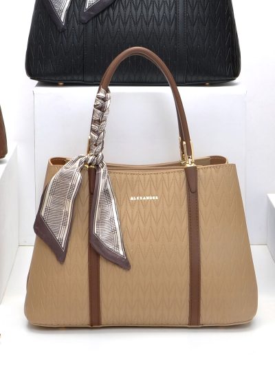 Bolso tote grabado con pañuelo decorativo