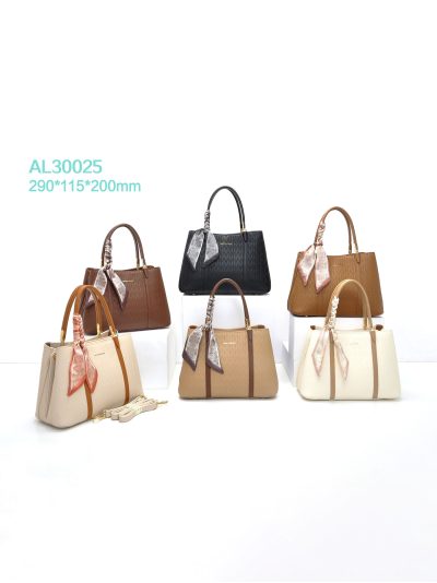 Bolso tote grabado con pañuelo decorativo 2