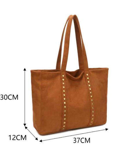 Bolso shopper efecto ante con tachuelas