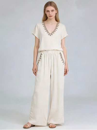 Conjunto efecto lino bordado: blusa con escote pico y pantalón