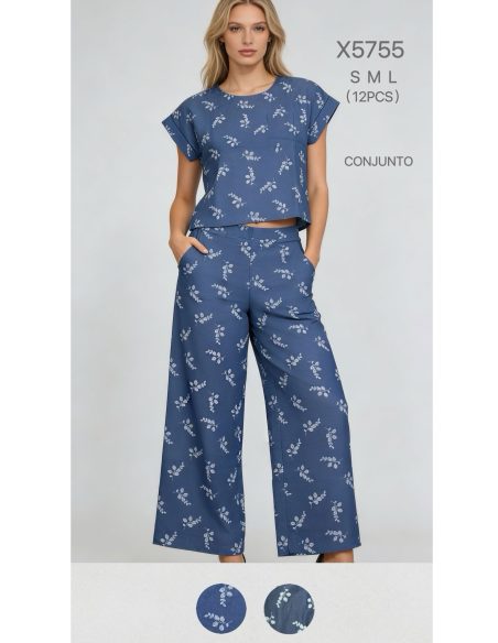 Completo con stampa a foglie: camicetta e pantaloni