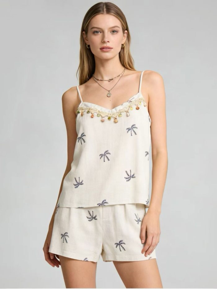 Conjunto efecto lino bordado palmeras: top de tirantes y short 