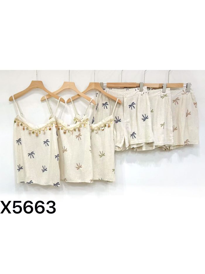 Conjunto efecto lino bordado palmeras: top de tirantes y short 