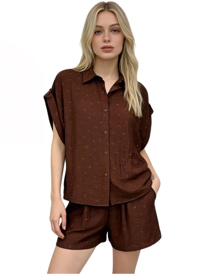 Conjunto talla grande con detalle dorado: camisa y short