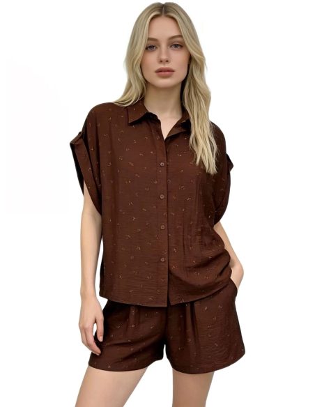 Conjunto talla grande con detalle dorado: camisa y short