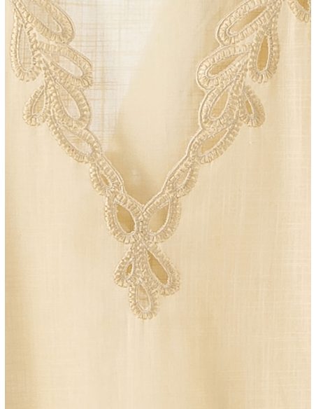 Ensemble effet lin brodé avec détails ajourés : blouse et short