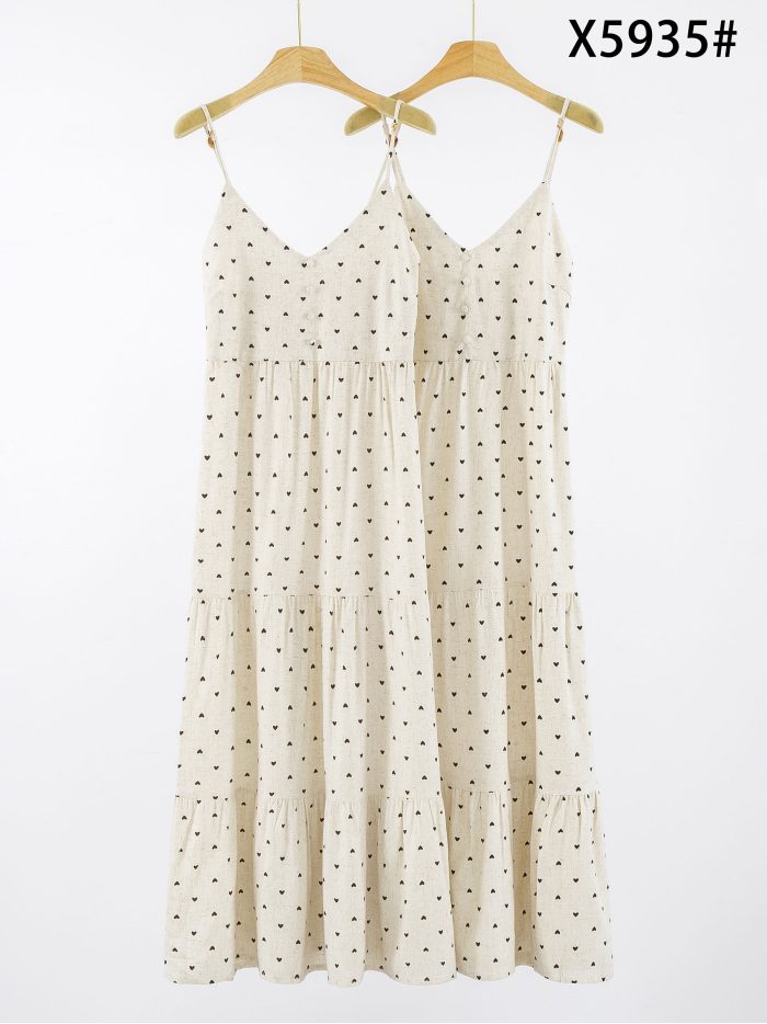 Robe longue à bretelles avec imprimé mini cœur