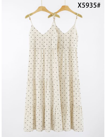 Robe longue à bretelles avec imprimé mini cœur