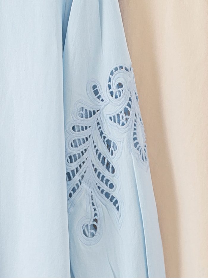 Camisa de algodón con mangas caladas