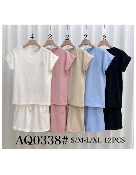 Set mit Kleeblattstickerei: T-Shirt und Shorts