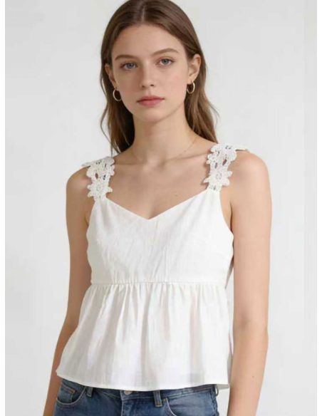 Top tirantes con encaje