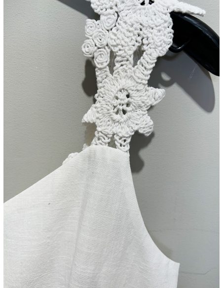 Top tirantes con encaje