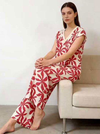 Completo con stampa floreale: camicetta e pantaloni