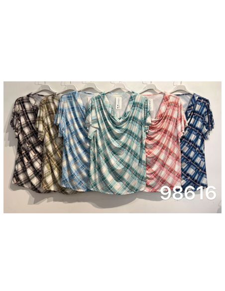 Blusa lycra con escote drapeado estampada