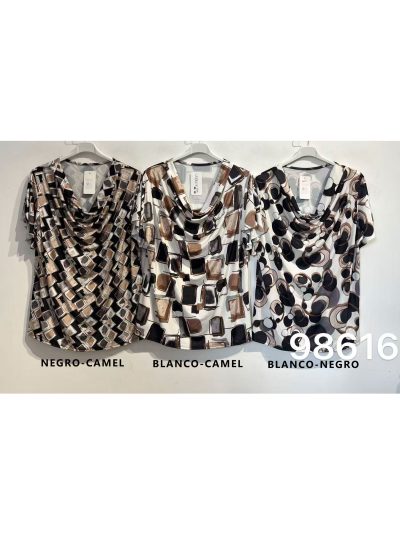 Blusa lycra con escote drapeado estampada 2