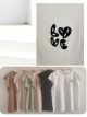 Camiseta mangas volante y bordado 'Love'
