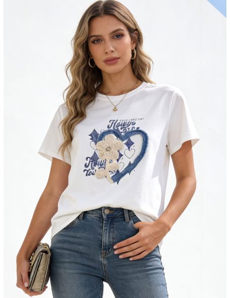T-shirt con stampa a cuore e applicazioni