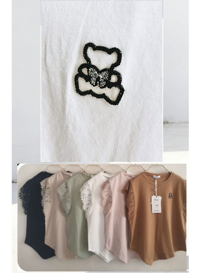 Camiseta mangas de encaje y parche osito