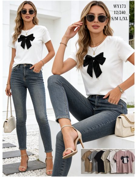 Camiseta com laço e pérolas