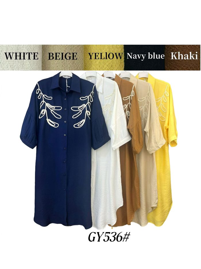 kontrastfarbenes, besticktes Hemdkleid