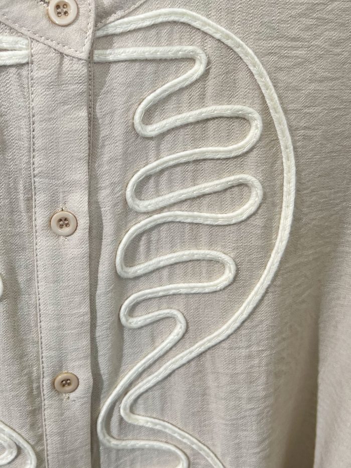 Camisa bordada ondulado