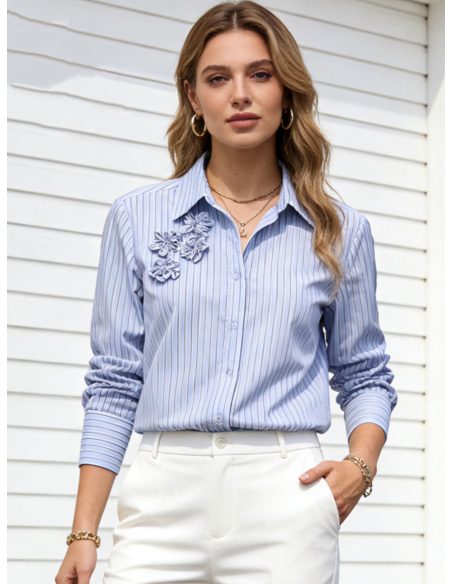 Camisa rayas con aplique floral