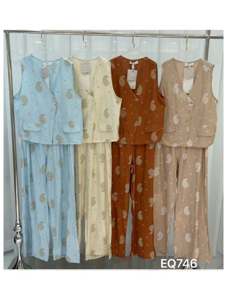 Conjunto estampado paisley: chaleco y pantalón