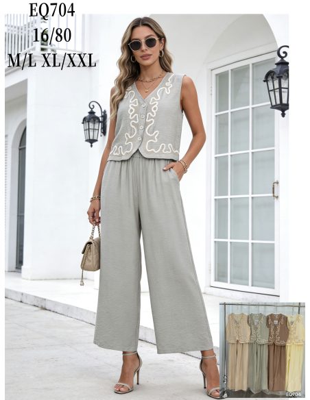 Conjunto bordado: chaleco con pasamanería y pantalón