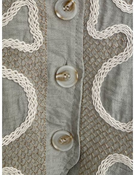 Conjunto bordado: chaleco con pasamanería y pantalón